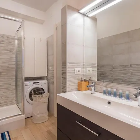 Apartman Big - Alcuino 7 *